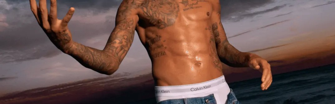 开云中文官网-拉菲尼亚代言CK：小时候看到球星广告时，总会幻想自己这样